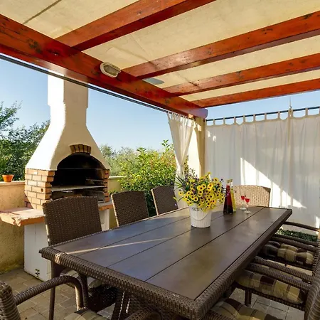 Holiday home Agneza