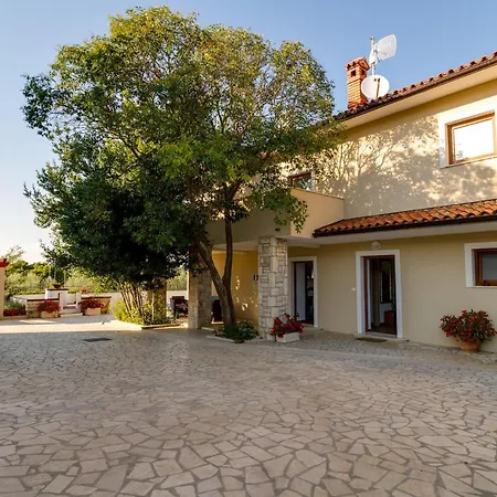 Holiday home Agneza