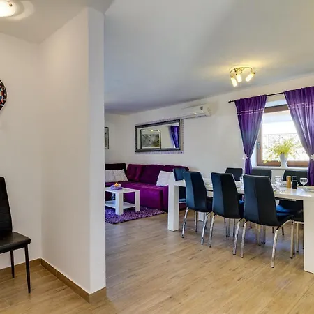 Holiday home Agneza Pula