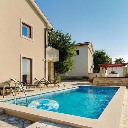 Agneza Holiday home Pula