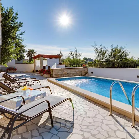 Holiday home Agneza